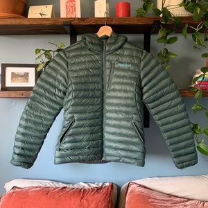 like new marmot Avant synthetic down puffy